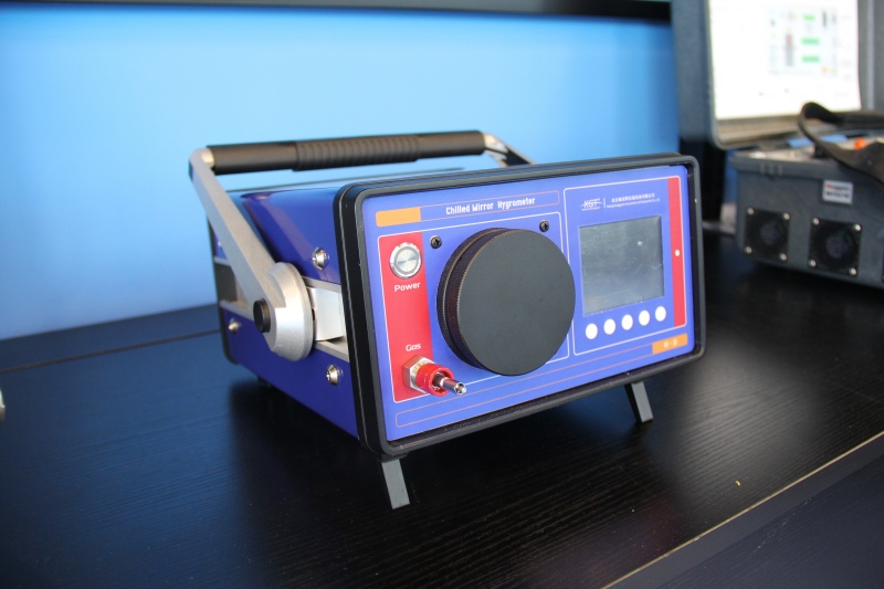 朝露 精密智能露点仪